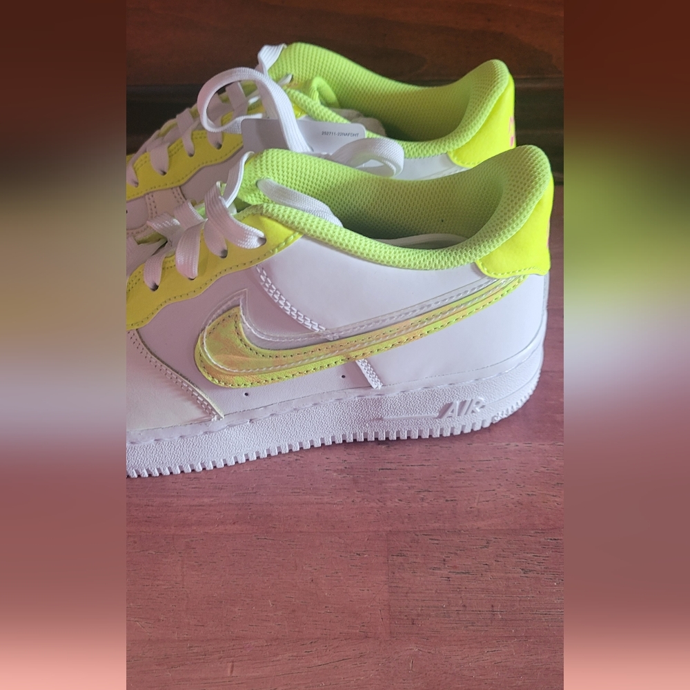 NIke Air Force 1 Shoes - Picture 3 of 9